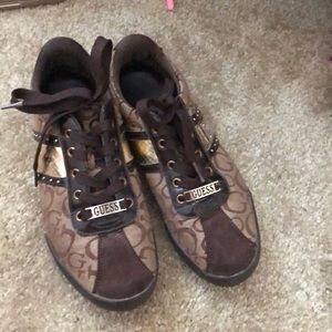 Brown shoes from guess😋